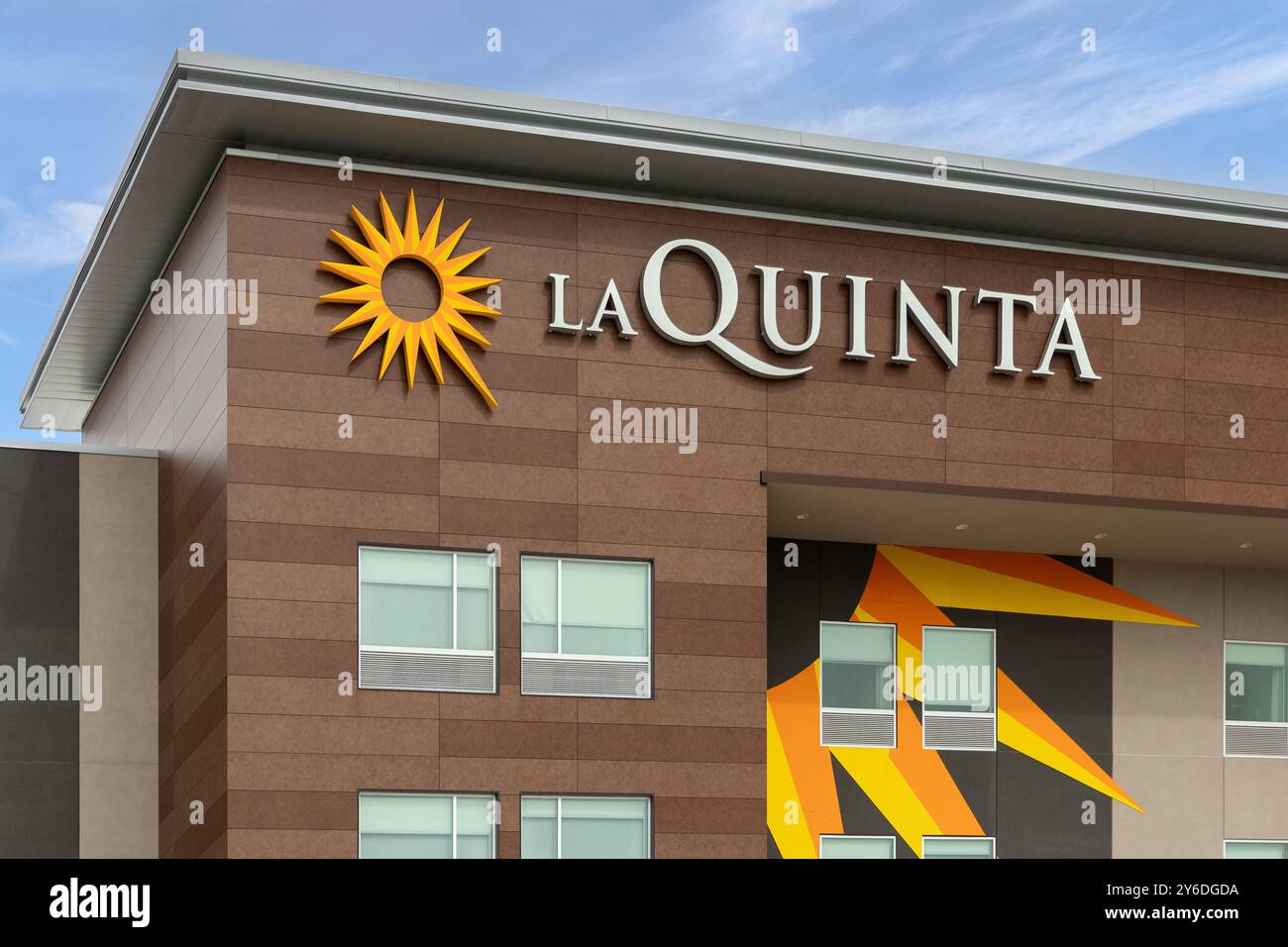 La Quinta Inn and Suites ist eine Hotelkette mit beschränktem Service in den USA, Mexiko, Kanada und Honduras, die im Besitz von Wyndham Hotels and Resorts ist. Stockfoto