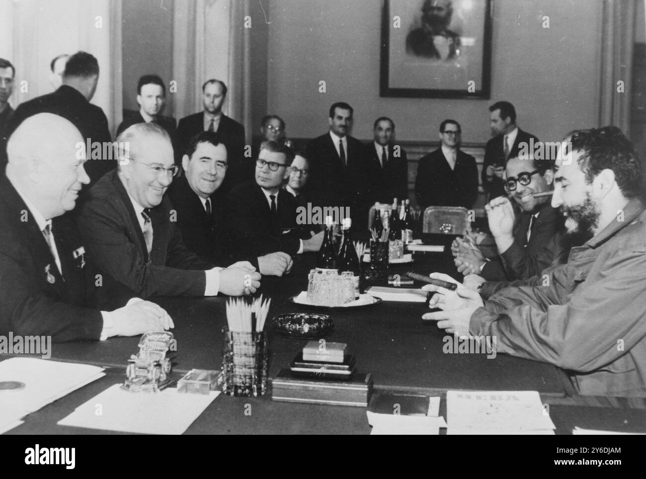 TREFFEN IM KREML IN MOSCCOW MIT BRESCHNEW L KRUSHCHEV CASTRO MALINOVSKY / ; 3. MAI 1963 Stockfoto