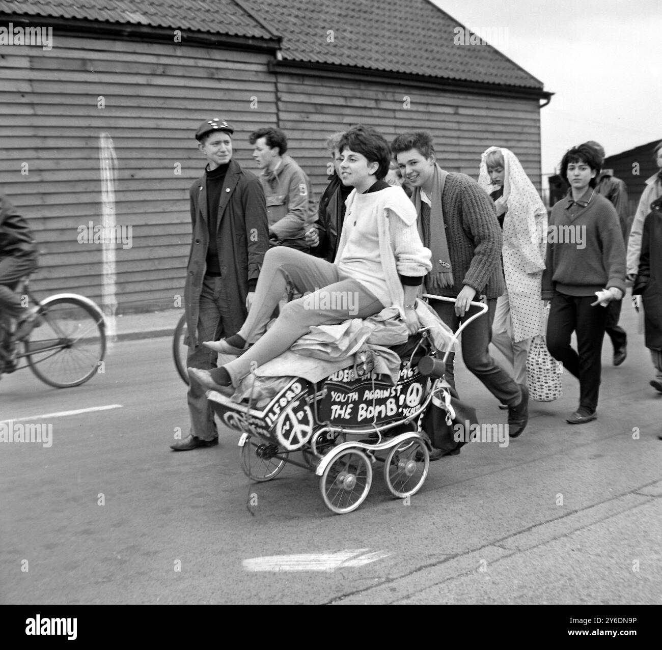 DEMONSTRATIONSVERBOT FÜR DIE BOMBE VON ALDERMASTON NACH LONDON ; 14. APRIL 1963 Stockfoto