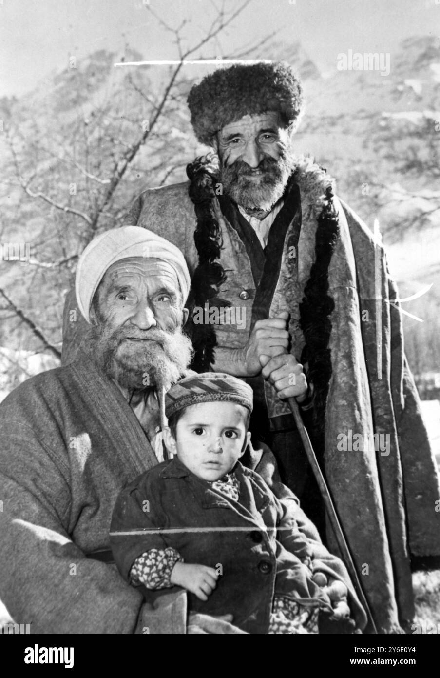 DER ÄLTESTE MANN DER WELT - SALIDALIHOOD SAIDMIRZOYEV 125 JAHRE ALT / ; 4. FEBRUAR 1963 Stockfoto
