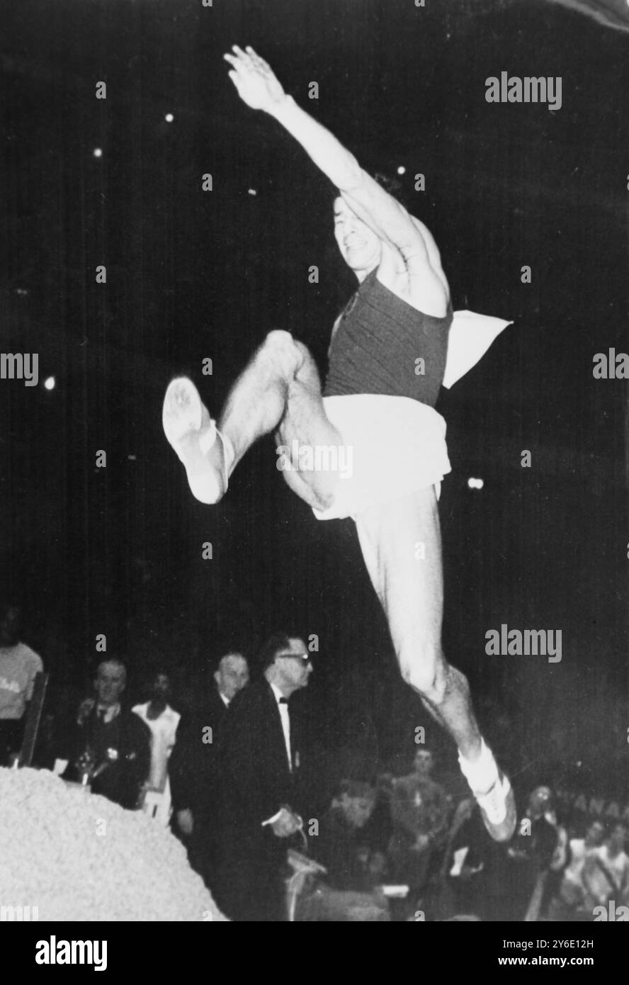 RUSSISCHER ATHLET IGOR TER-OVANESYAN BEI MILLROSE-SPIELEN IN NEW YORK / ; 2. FEBRUAR 1963 Stockfoto
