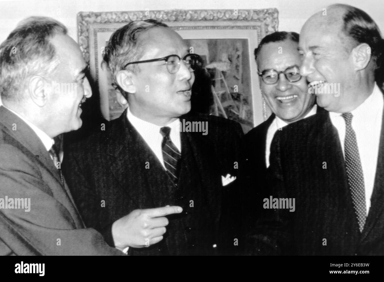 ANASTAS MIKOYAN MIT U THANT UND ADLAI STEVENSON IN NEW YORK / ; 27. NOVEMBER 1962 Stockfoto