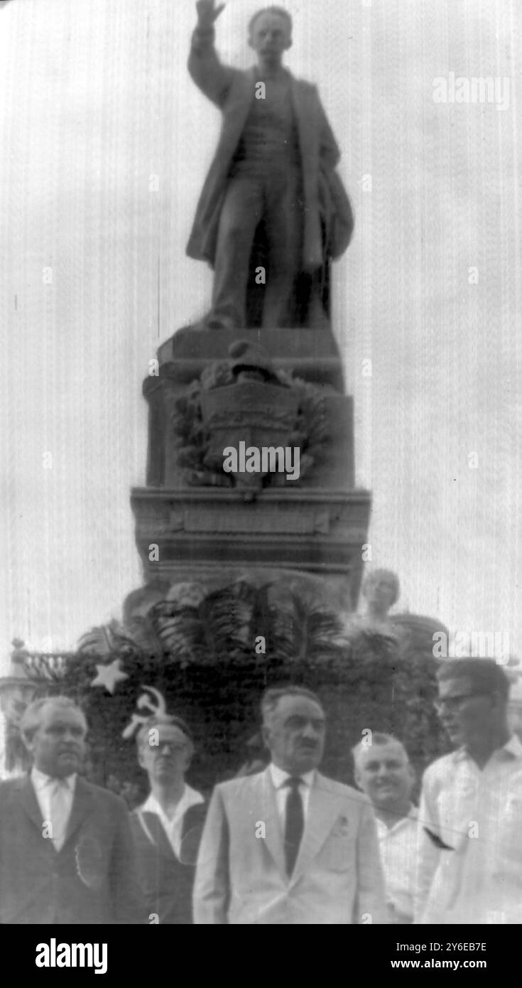 RUSSEN IN KUBA - ANASTAS MIKOYAN UND ALEXANDER ALEXEJEW IN HAVAN / ; 26. NOVEMBER 1962 Stockfoto