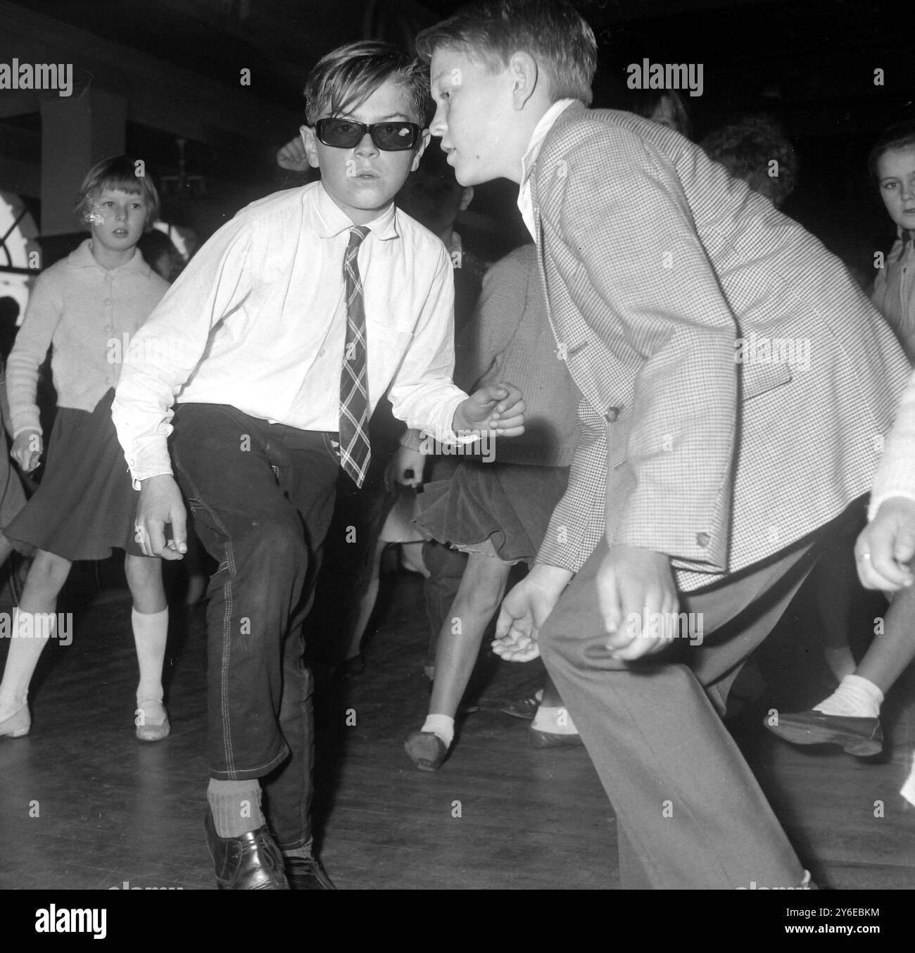 DANCE HALL CHILDRENS DANCE HALL IM SAVOY BALLSAAL SOUTHSEA HAMPSHIRE; 22. NOVEMBER 1962 Stockfoto