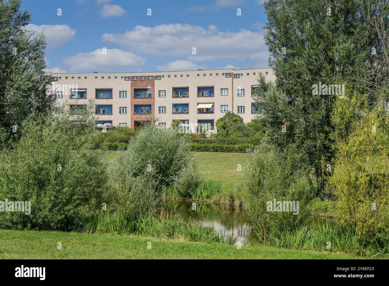 Wohnhäuser, Hufeisenteich, Lowise-Reuter-Ring, Hufeisensiedlung, Britz, Neukölln, Berlin, Deutschland Stockfoto