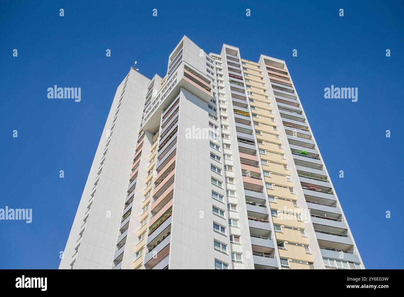Wohnhochhaus Ideal, Fritz-Erler-Allee 120, Gropiusstadt, Neukölln, Berlin, Deutschland Stockfoto