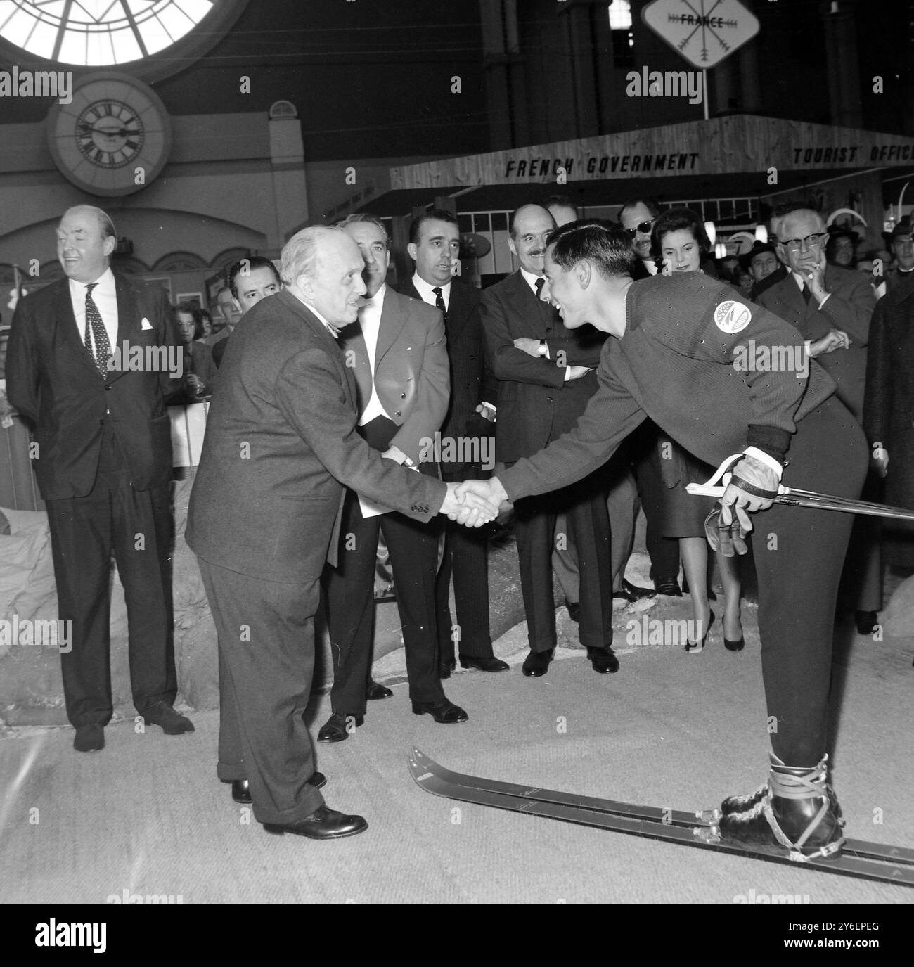ITALIENISCHER BOTSCHAFTER PIETRO QUARONI AUF DER SPORTMODENSCHAU IN LONDON; 4. OKTOBER 1962 Stockfoto