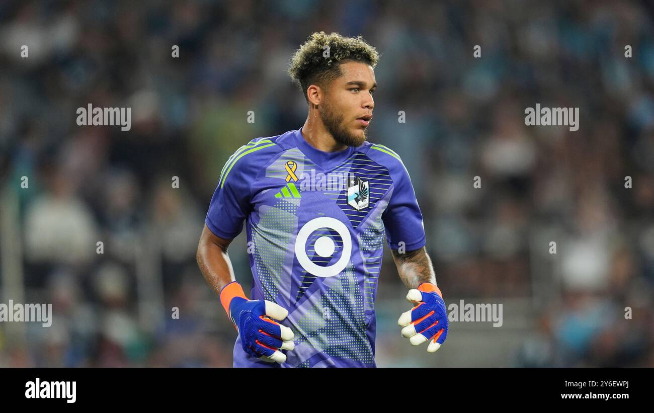 Minnesota United goalkeeper Dayne St. Clair (97) jogs across the field during the first half of an MLS soccer match against FC Cincinnati in St. Paul, Minn., Wednesday, Sept. 18, 2024. (AP Photo/Abbie Parr) Stockfoto
