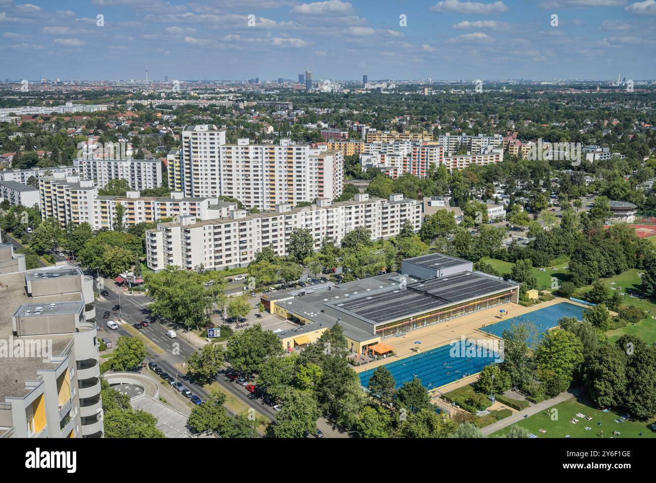 Hochhäuser, Lipschitzallee, Gropiusstadt, Neukölln, Berlin, Deutschland *** Hochhäuser, Lipschitzallee, Gropiusstadt, Neukölln, Berlin, Deutschland Stockfoto