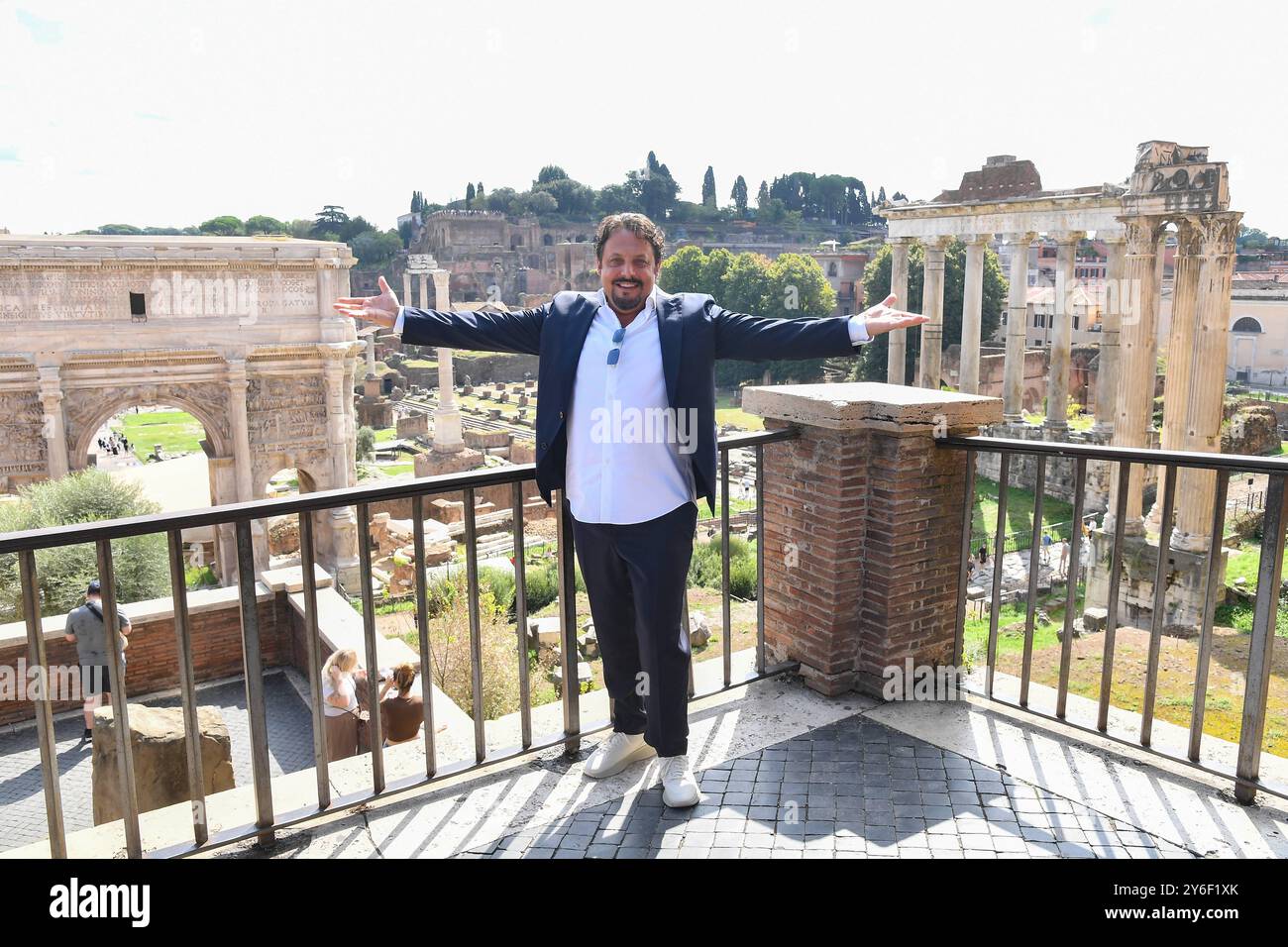 Rom: Campidoglio. Vorstellung der 7 Könige von Rom. Auf dem Foto: Enrico Brignano Stockfoto