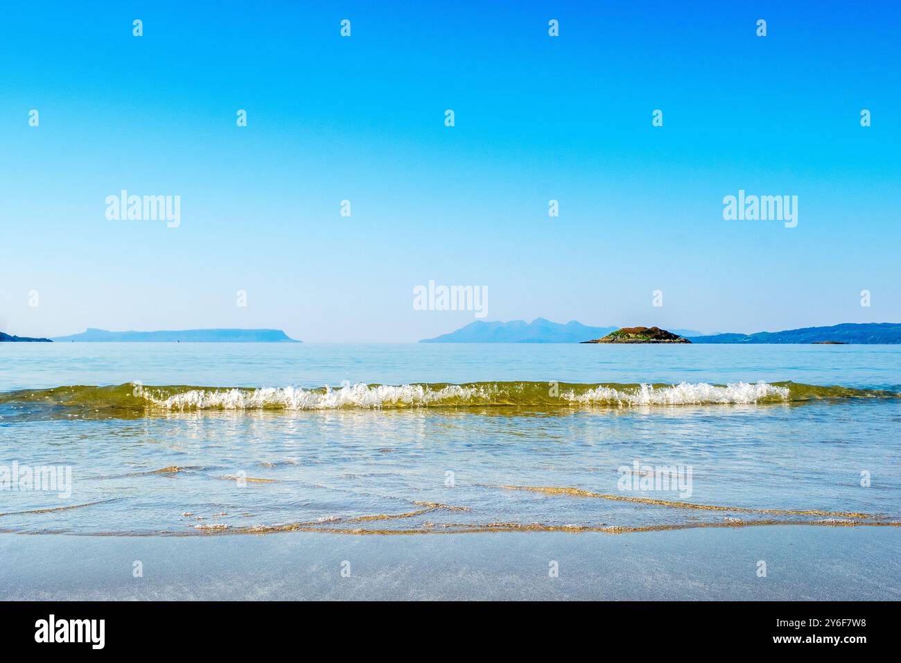 Wunderschöner Sandstrand bei Sandaig auf der Halbinsel Knoydart in Schottland Stockfoto