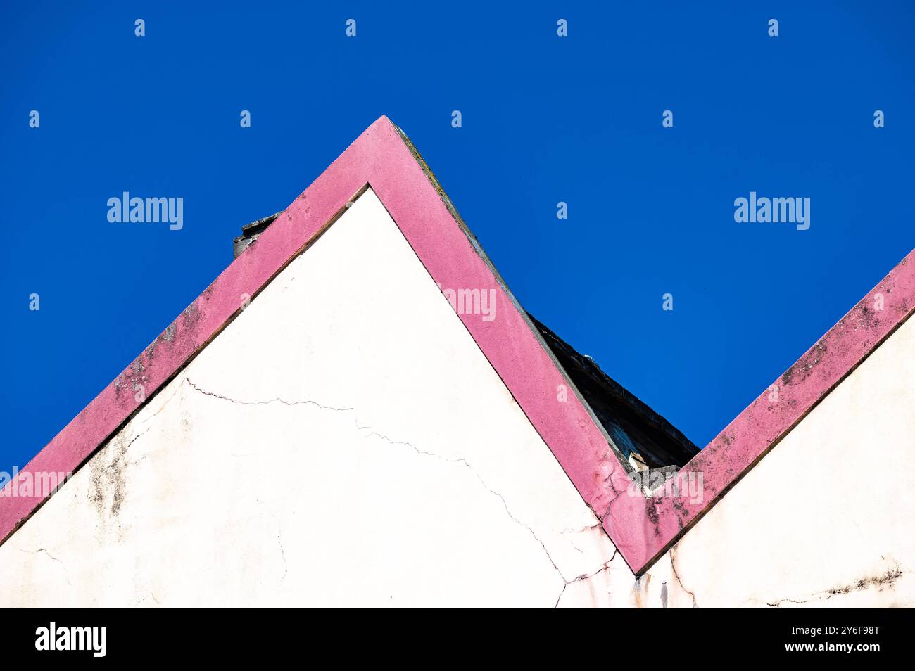 Herstal, Lüttich, Belgien, 11. August 2024 - Fabrik der alten verlassenen Waffenindustrie Stockfoto