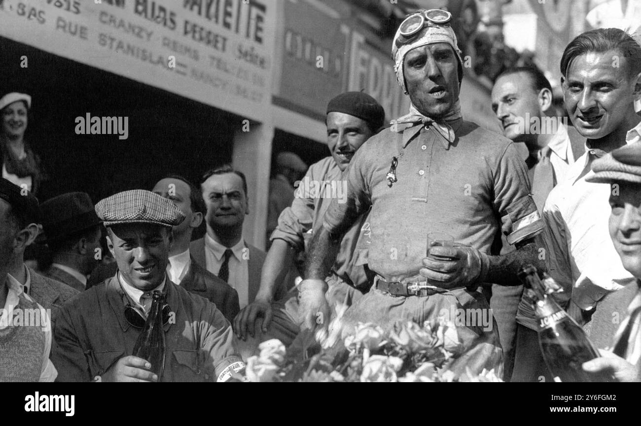 Tazio Nuvolari. Porträt des italienischen Rennfahrers Tazio Giorgio Nuvolari (1892–1953) nach dem Gewinn des Großen Preises von Frankreich 1932 Stockfoto