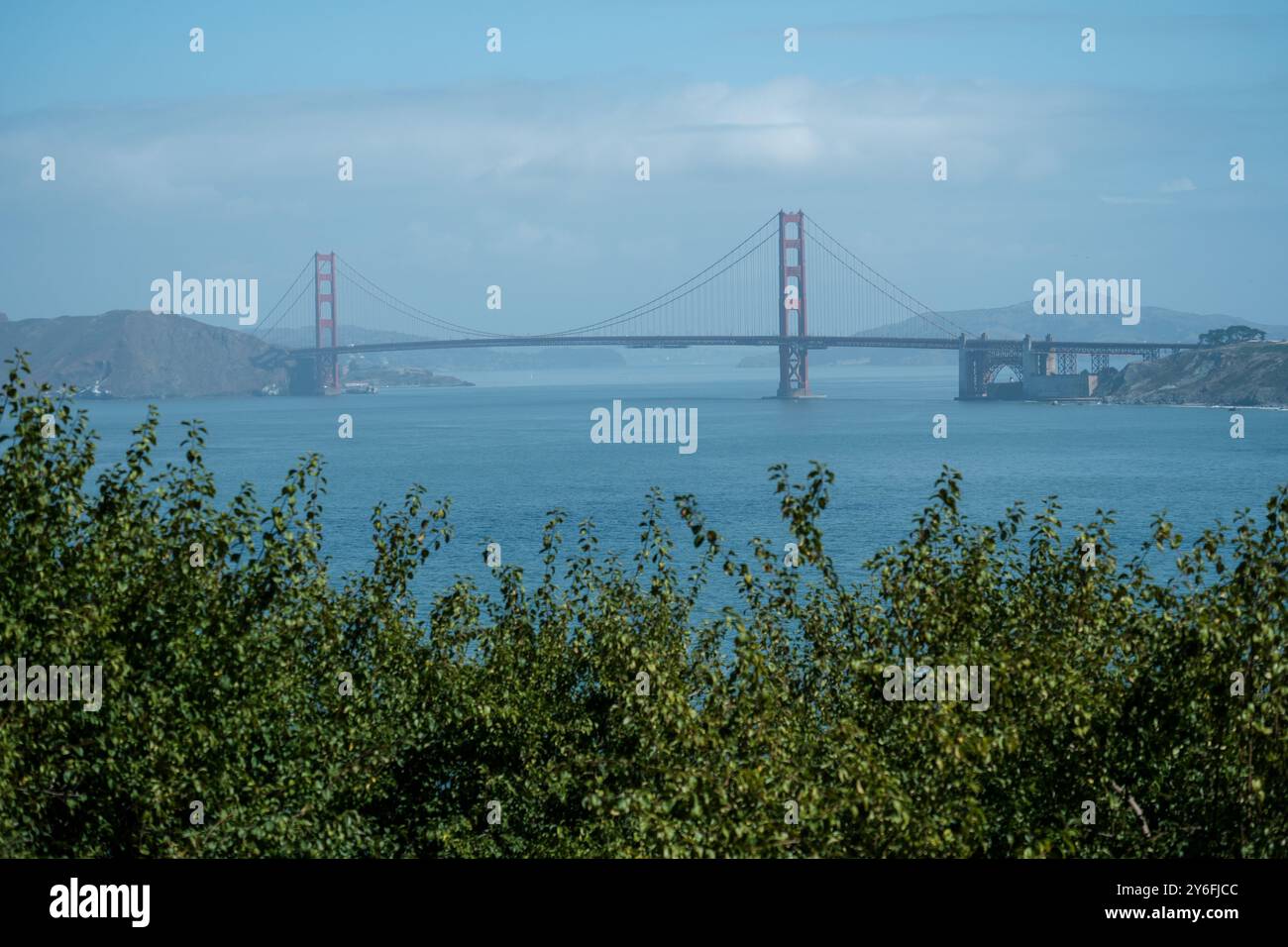 San Francisco - September 2024 - die Golden Gate Briidge in der Ferne vom Westen Stockfoto