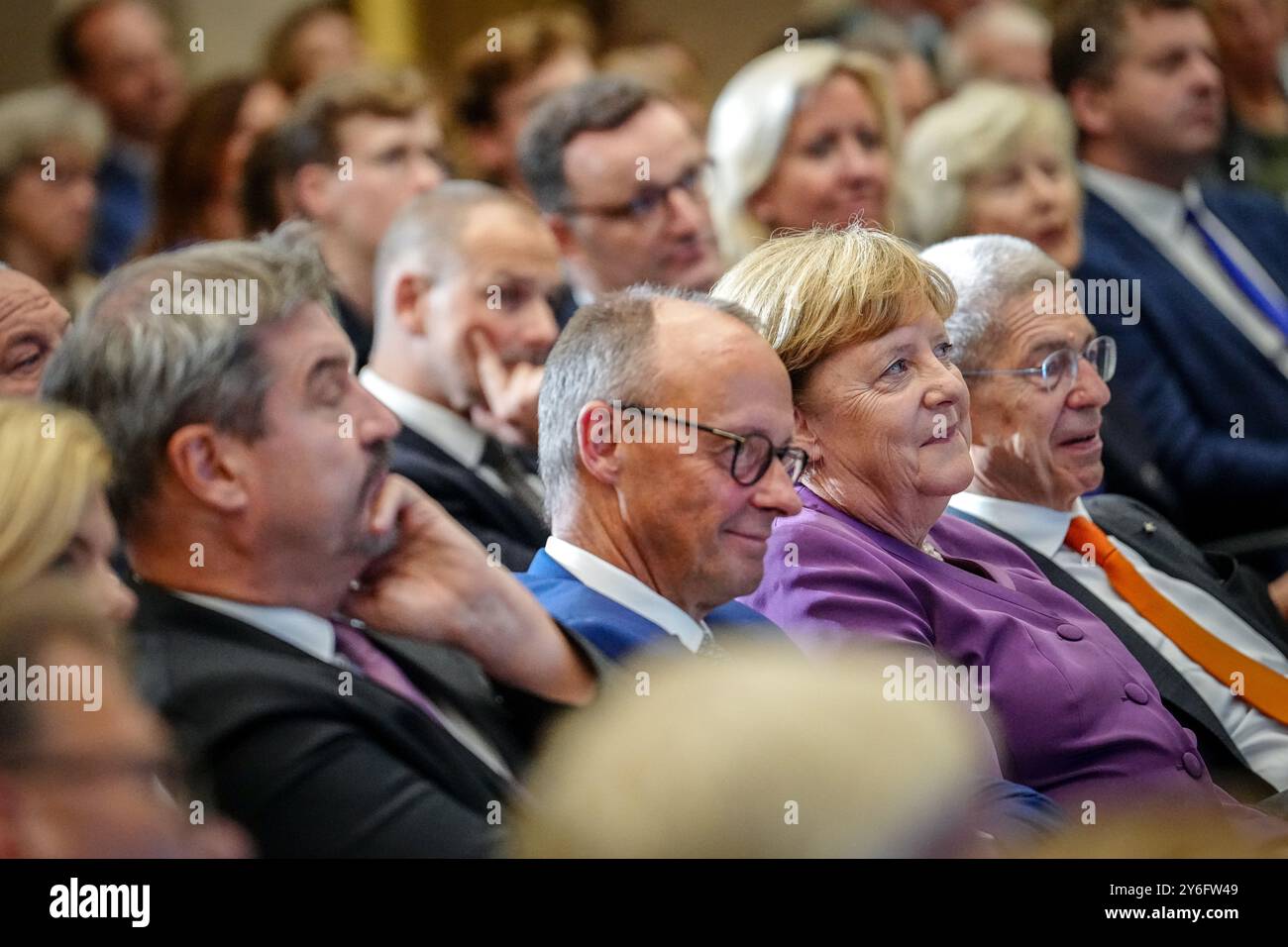 Berlin, Deutschland. September 2024. Markus Söder (l-r), Ministerpräsident Bayerns und CSU-Vorsitzender Friedrich Merz, CDU-Bundesvorsitzender und CDU/CSU-Fraktionsvorsitzende Angela Merkel und Joachim sauer nehmen anlässlich des 70. Geburtstages der ehemaligen Bundeskanzlerin in Berlin Teil. Quelle: Kay Nietfeld/dpa/Alamy Live News Stockfoto