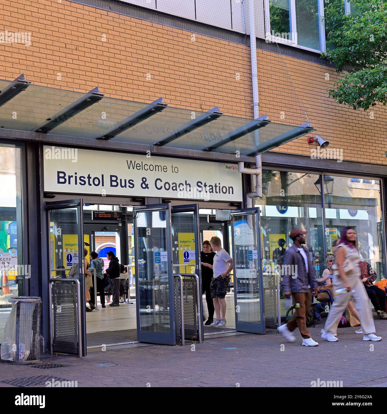 Eintritt zum Busbahnhof Bristol, Bristol, West of England, Großbritannien. 2024 Stockfoto