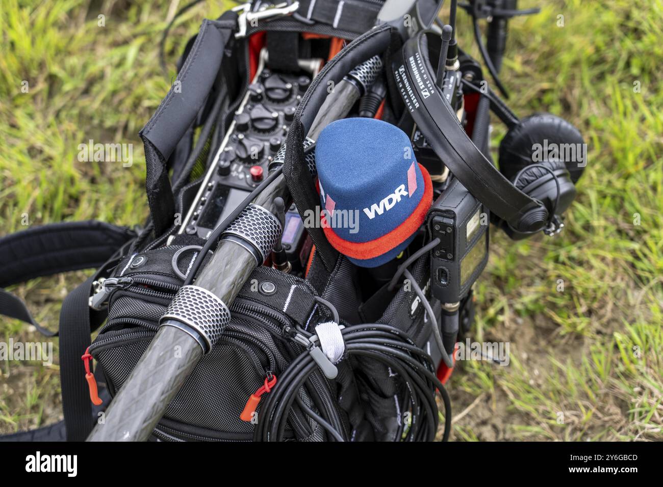 Symbolische Bildmedien, Tonrekorder, mit Mikrofonen, Soundboom, Kopfhörer, eines TV-Teams des WDR, Nordrhein-Westfalen, Deutschland, Europa Stockfoto