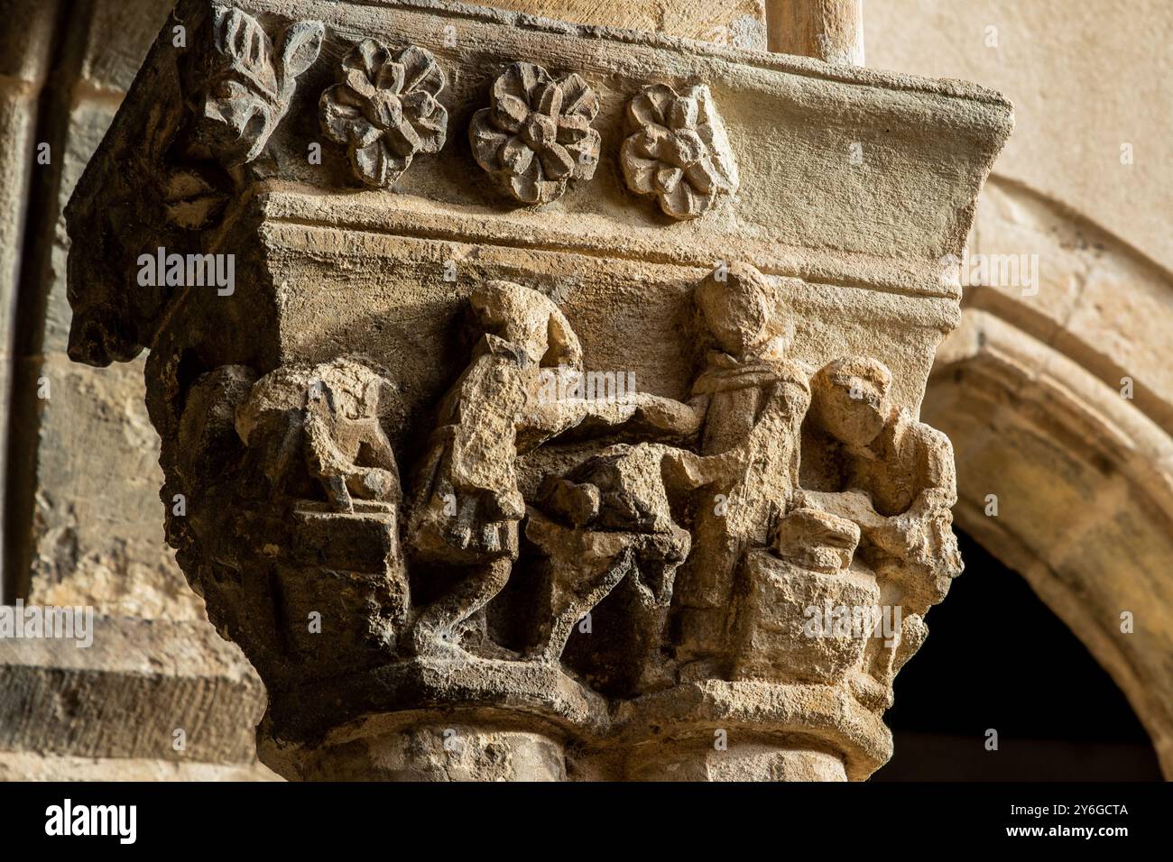 Monasterio de Nuestra Señora de la Soterraña, Santa Maria la Real de Nieva, Segovia. Capitel historiado Stockfoto