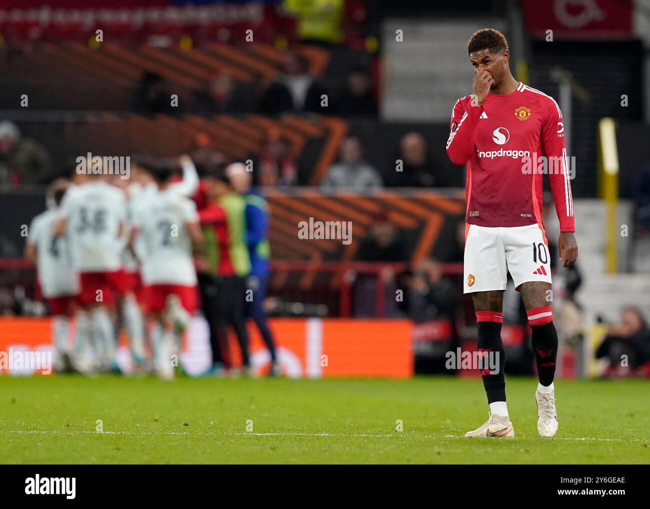 Manchester, Großbritannien. September 2024. Marcus Rashford von Manchester United wurde während des Spiels der UEFA Europa League in Old Trafford, Manchester, als FC Twente Celebre niedergeschlagen. Der Bildnachweis sollte lauten: Andrew Yates/Sportimage Credit: Sportimage Ltd/Alamy Live News Stockfoto