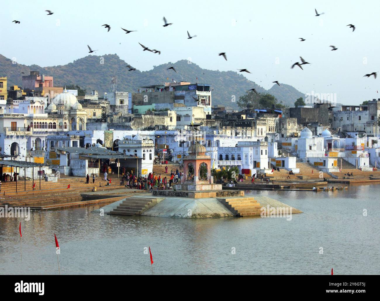 Rituelles Baden im heiligen See, Pushkar Indien Stockfoto