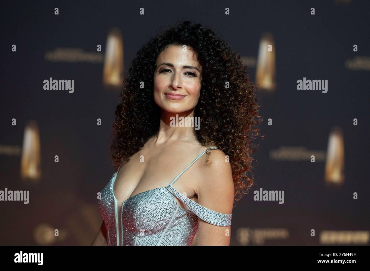 Marwa ELDESSOUKY, Moderator, Roter Teppich, Roter Teppich Show, Ankunft, Ankunft, Verleihung des Deutschen Fernsehpreises, des Deutschen Fernsehpreises 2024, des Deutschen Fernsehpreises 2024 in den MMC Studios Köln, am 25. September 2024. Stockfoto
