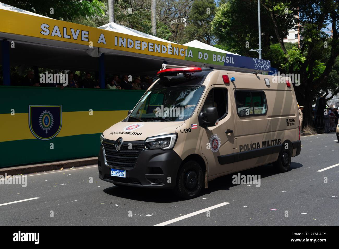 Salvador, Bahia, Brasilien - 7. September 2024: Ein Van der Militärpolizei Bahia wird während der Parade zum brasilianischen Unabhängigkeitstag in Salvador gesehen Stockfoto