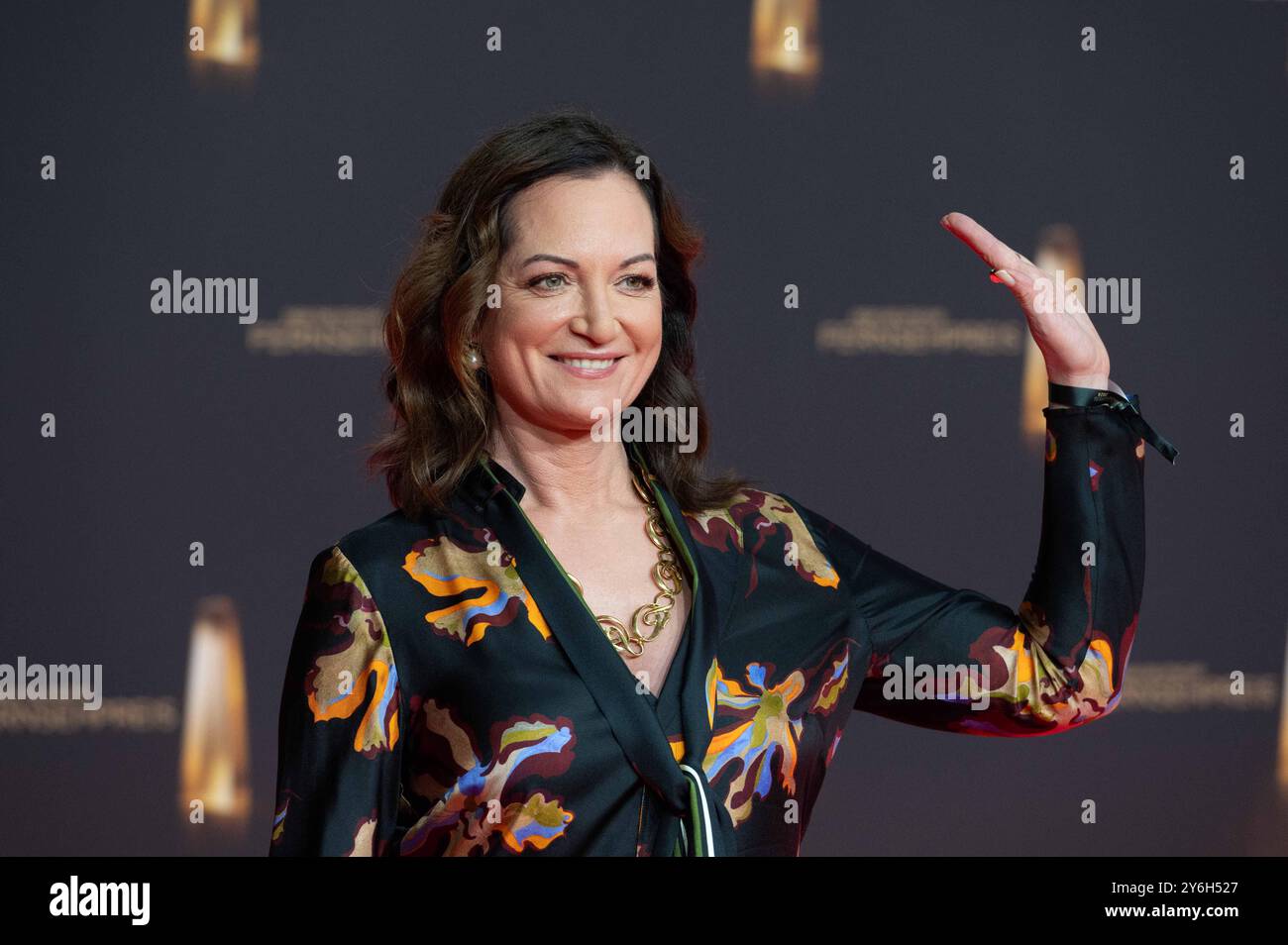 Natalia WOERNER, Wörner, Schauspielerin, Roter Teppich, Roter Teppich Show, Ankunft, Ankunft, Verleihung des Deutschen Fernsehpreises, der Deutsche Fernsehpreis 2024, Deutscher Fernsehpreis 2024 in den MMC Studios Köln, am 25.09.2024. *** Natalia WOERNER, Wörner, Schauspielerin, Roter Teppich, Roter Teppich Show, Anreise, Anreise, Deutscher Fernsehpreis, Deutscher Fernsehpreis 2024, Deutscher Fernsehpreis 2024 in den MMC Studios Köln, am 25 09 2024 Stockfoto