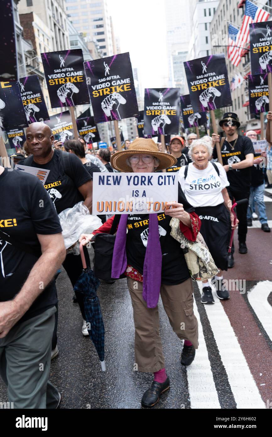 Die jährliche New York City Labor Day Parade marschiert auf die 5th Avenue. Als union Town ist die Parade gut besucht. Stockfoto