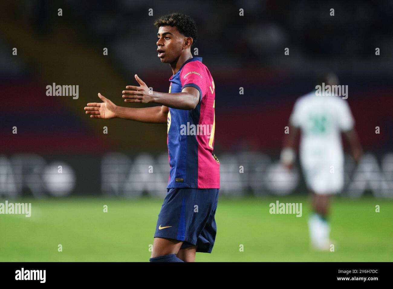 Barcelona, Spanien. September 2024. Lamine Yamal vom FC Barcelona während des La Liga EA Sports Spiels zwischen dem FC Barcelona und Getafe CF spielte am 25. September 2024 im Lluis Companys Stadium in Barcelona. (Foto: Sergio Ruiz) Credit: PRESSINPHOTO SPORTS AGENCY/Alamy Live News Stockfoto