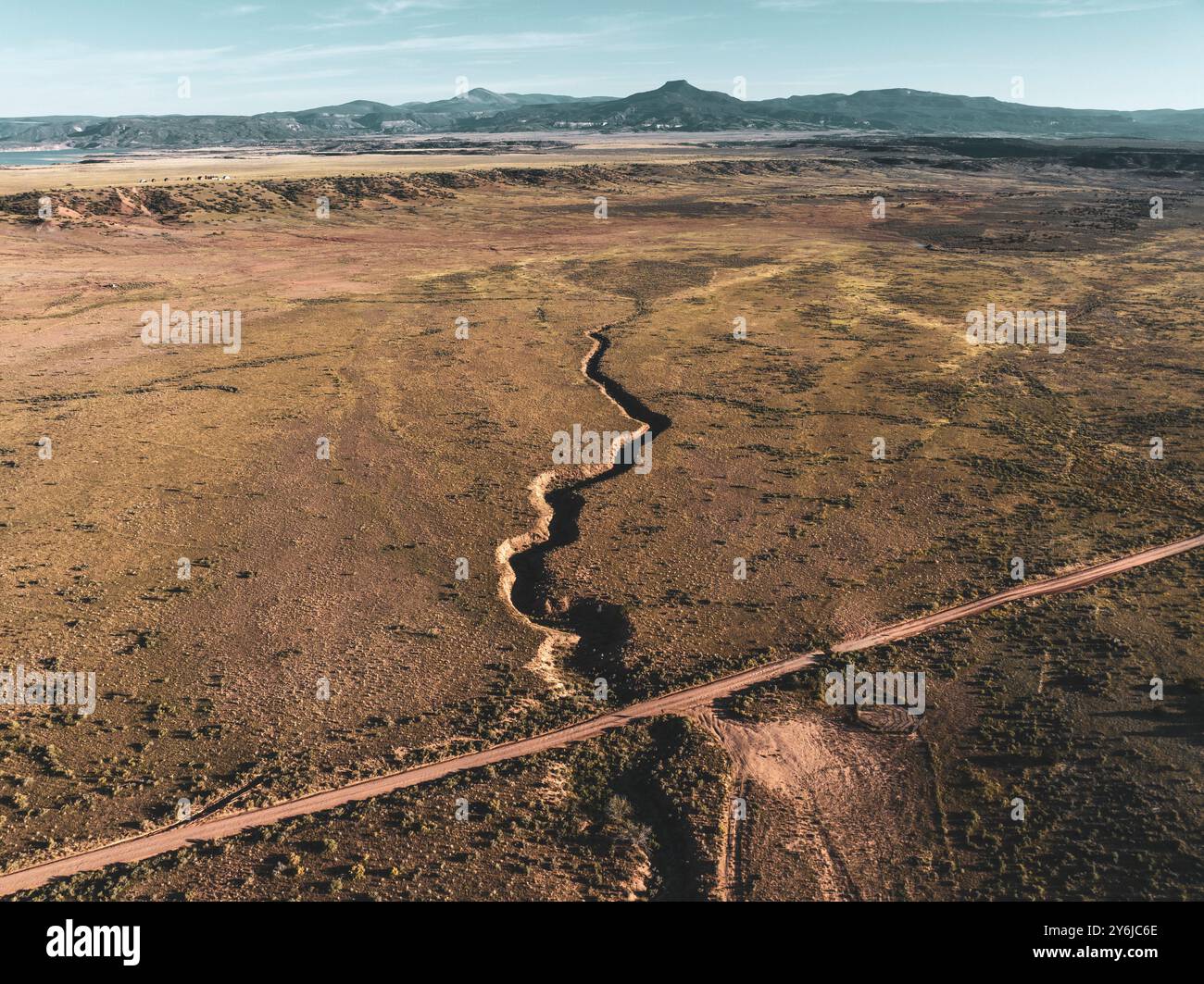Luftaufnahme eines großen arroyos in der Nähe der Ghost Ranch im Norden von New Mexico Stockfoto