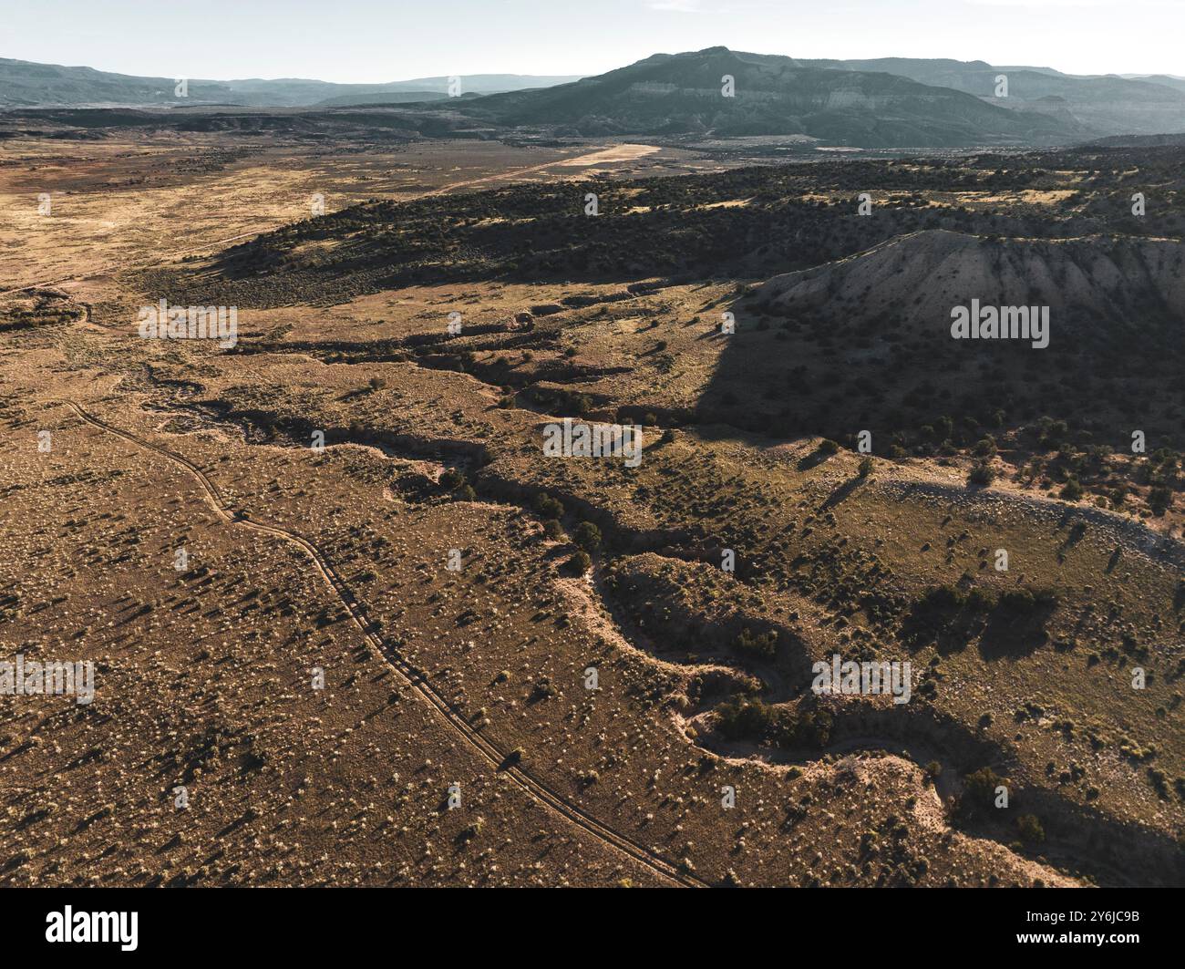 Luftaufnahme eines großen arroyos in der Nähe der Ghost Ranch im Norden von New Mexico Stockfoto