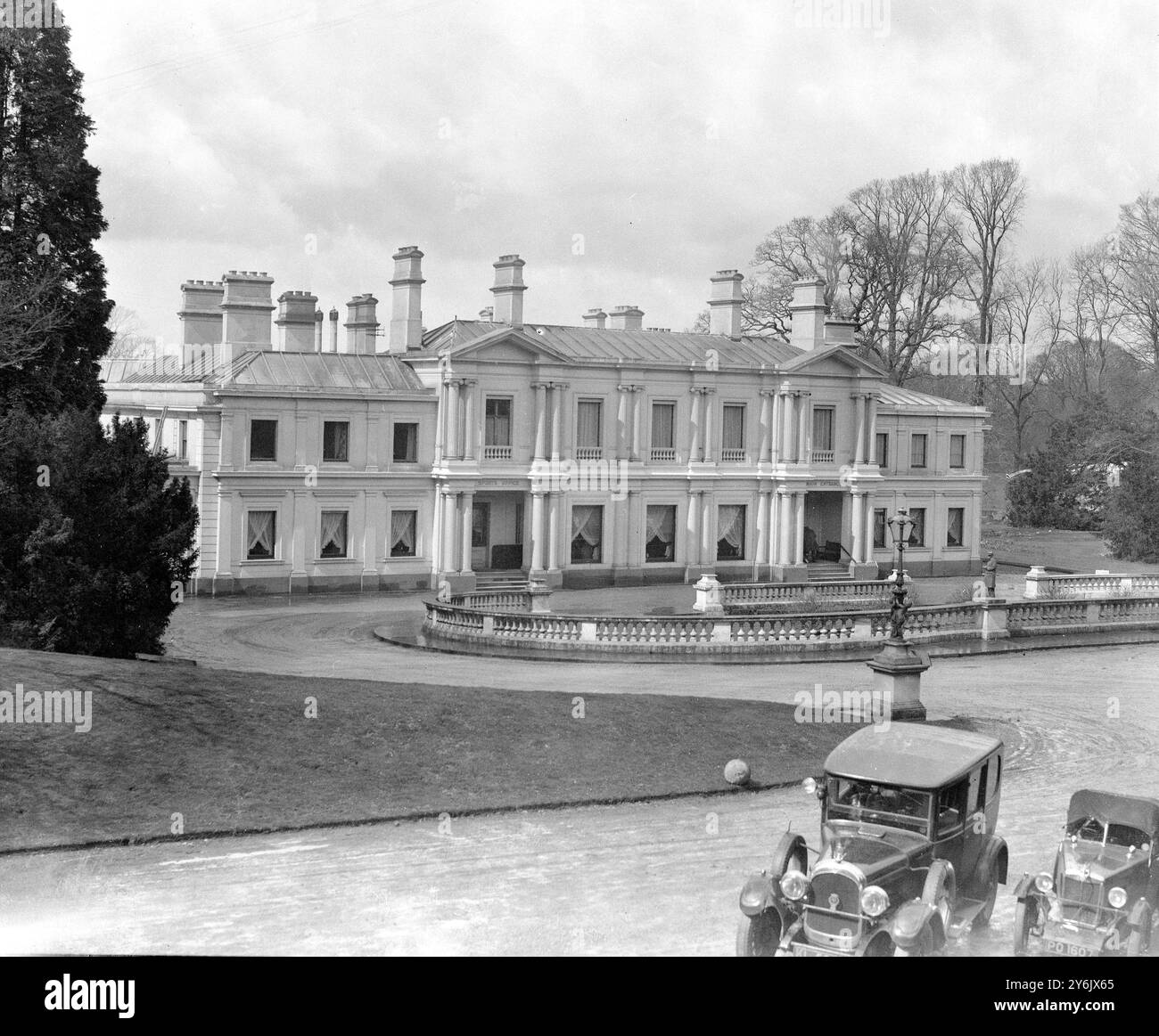 Aston Clinton ( Anthony Hall ) , Aylesbury , Buckinghamshire , England , ehemalige Residenz von Anthony Nathan de Rothschild . 18. April 1931 Stockfoto