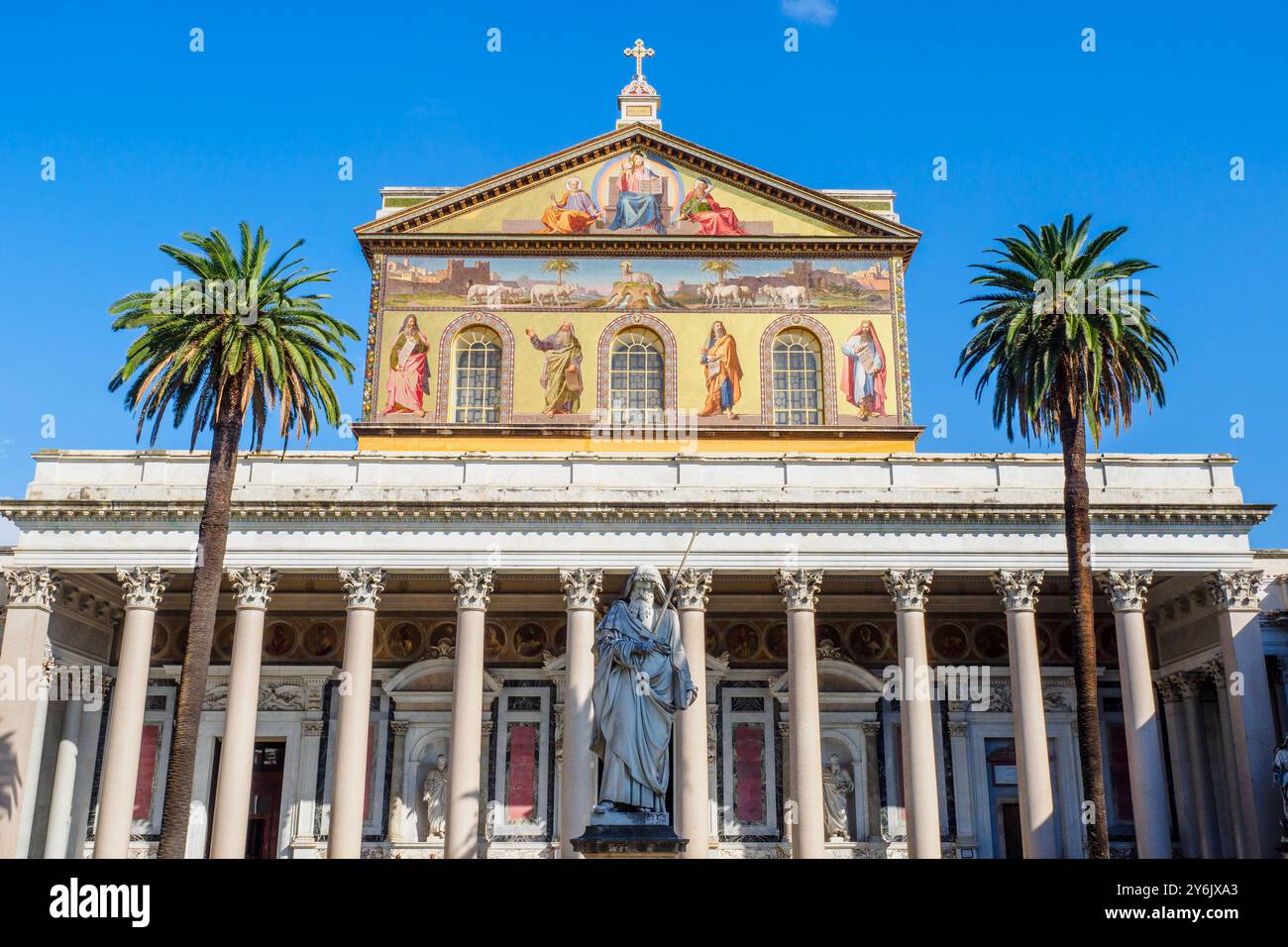 Basilika Saint Paul vor den Mauern quadriportico - Rom, Italien Stockfoto