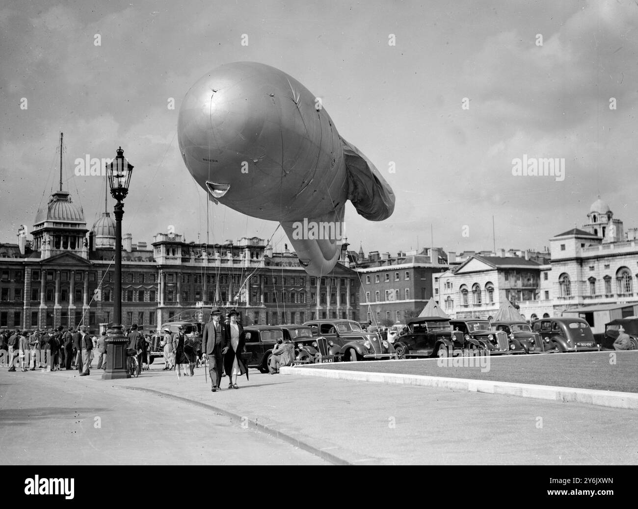Royal Air Force Barrage Balloon Station, Horse Guards Parade, Central London, England 12 Juli 1939 Stockfoto