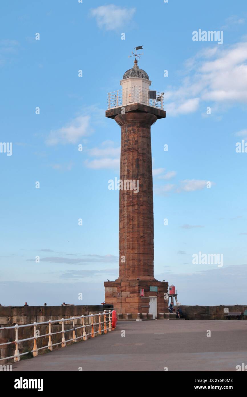 Whitby Harbour West Pier Lighthouse Stockfoto