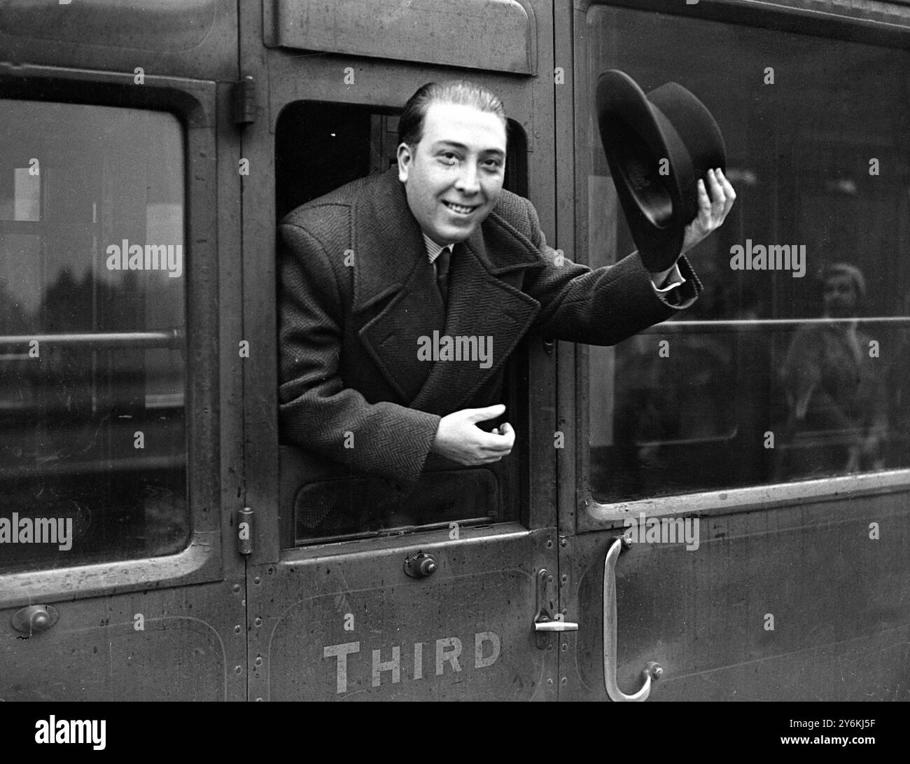 Herr A. Brosa und seine Mitspieler des berühmten Streichquartetts verlassen Waterloo Station in die USA am 21. Oktober 1933 – Antonio Brosa war ein weltbekannter spanischer Violinist (1894-1979) © TopFoto Stockfoto