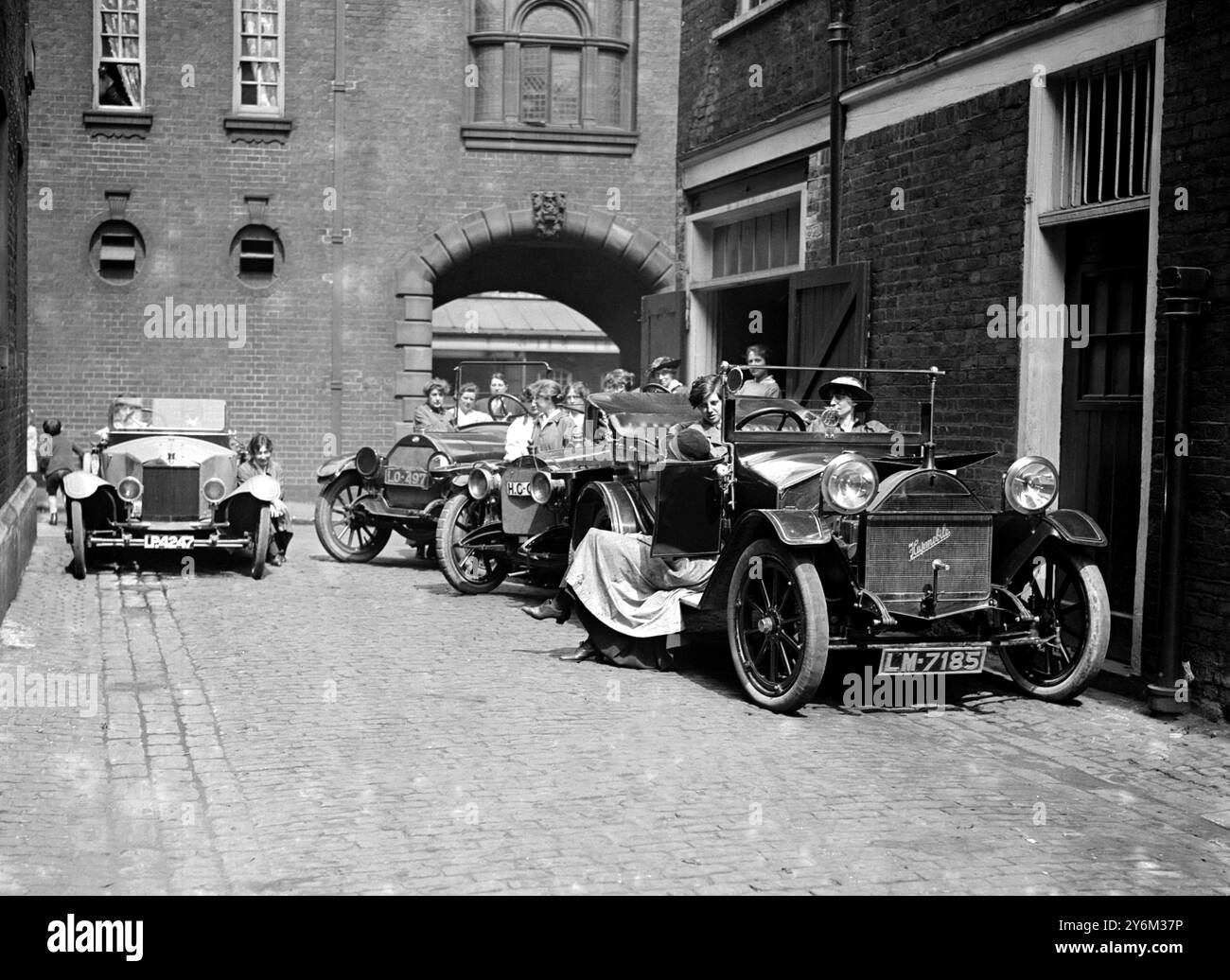 Ehrenwerte Gabrielle Borthwick School of Motoring - Picadilly, London. Möglicherweise 1920er oder bereits 1915 / 1916 Stockfoto