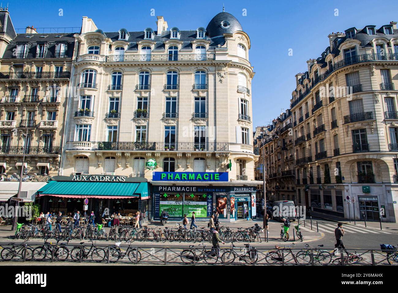 Frankreich, Paris, 75, 12. ARRT, Boulevard Diderot, Gebäude gegenüber dem Gare de Lyon, Mai 2023. Stockfoto