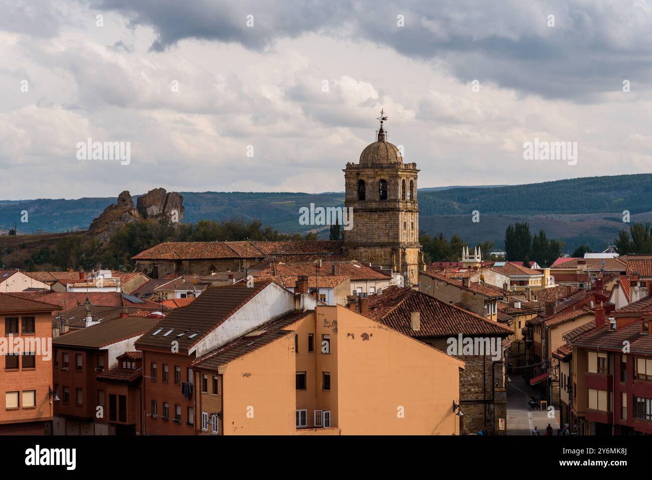 Stadtbild von Aguilar de Campoo, eine Stadt in Palencia in der Region Kastilien Leon in Spanien. Stockfoto