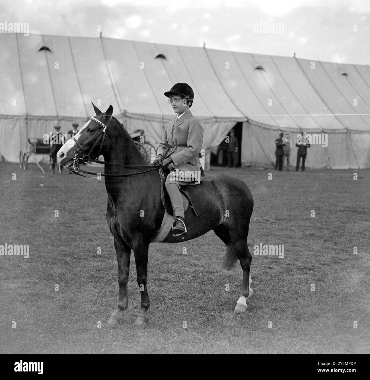 Richmond zur Show. Miss Angela Orred auf 'Cadogan Midget' 1924 Stockfoto