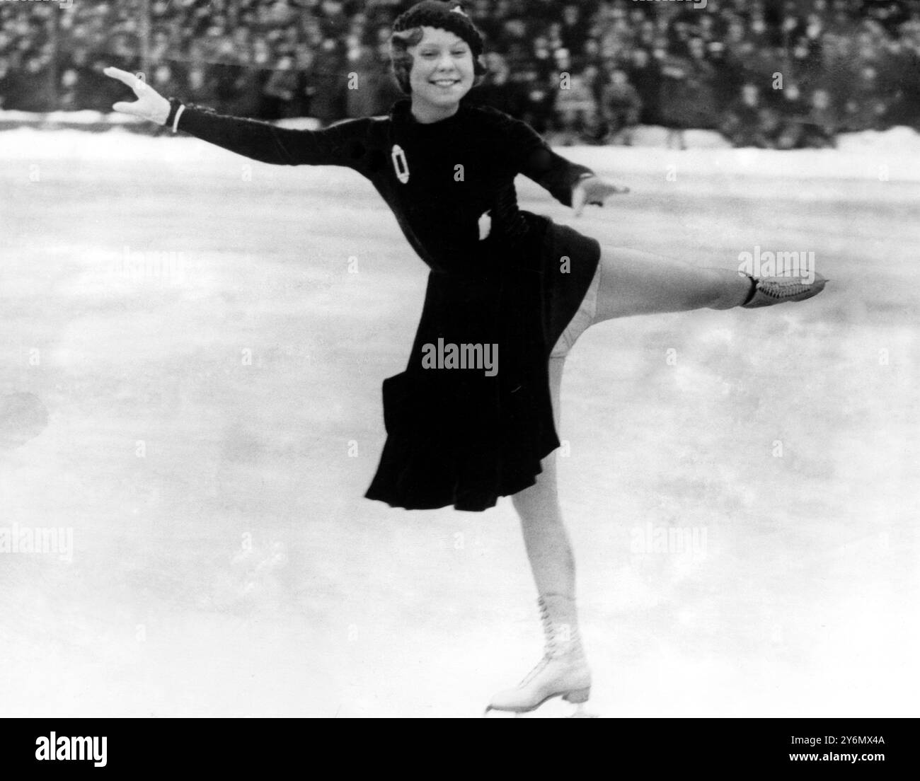 Eiskunstlauf-Weltmeisterschaften im Eispalast in Stockholm, Schweden. Am 13. Februar 1933 behielt Sonja Henie ihren Weltmeisterschaftstitel Sonja Henie (8. April 1912 bis 12. Oktober 1969) war eine norwegische Eiskunstläuferin und Schauspielerin. Stockfoto