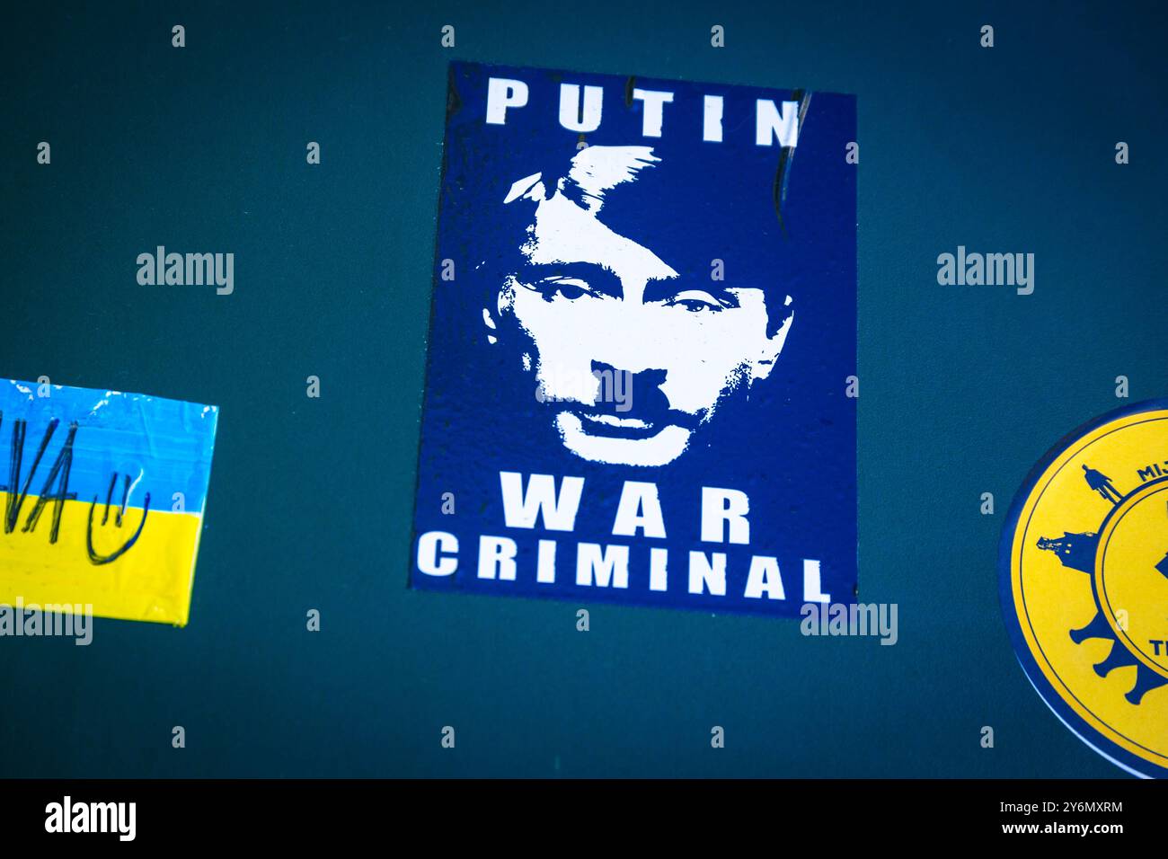 Wladimir Putin-Aufkleber mit Hitlers Schnurrbart Stockfoto