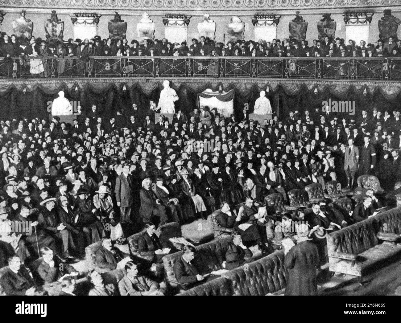 Die Eröffnung des Sinn Fein Parliament in Irland: The Dail Eireann at the Mansion House, Dublin. 1. Februar 1919 Stockfoto