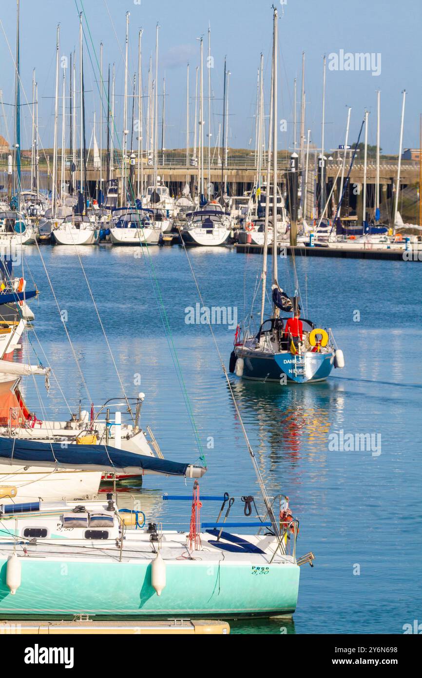 Belgien, Flämische Region, Westflandern, Nieuwpoort, Marina Stockfoto