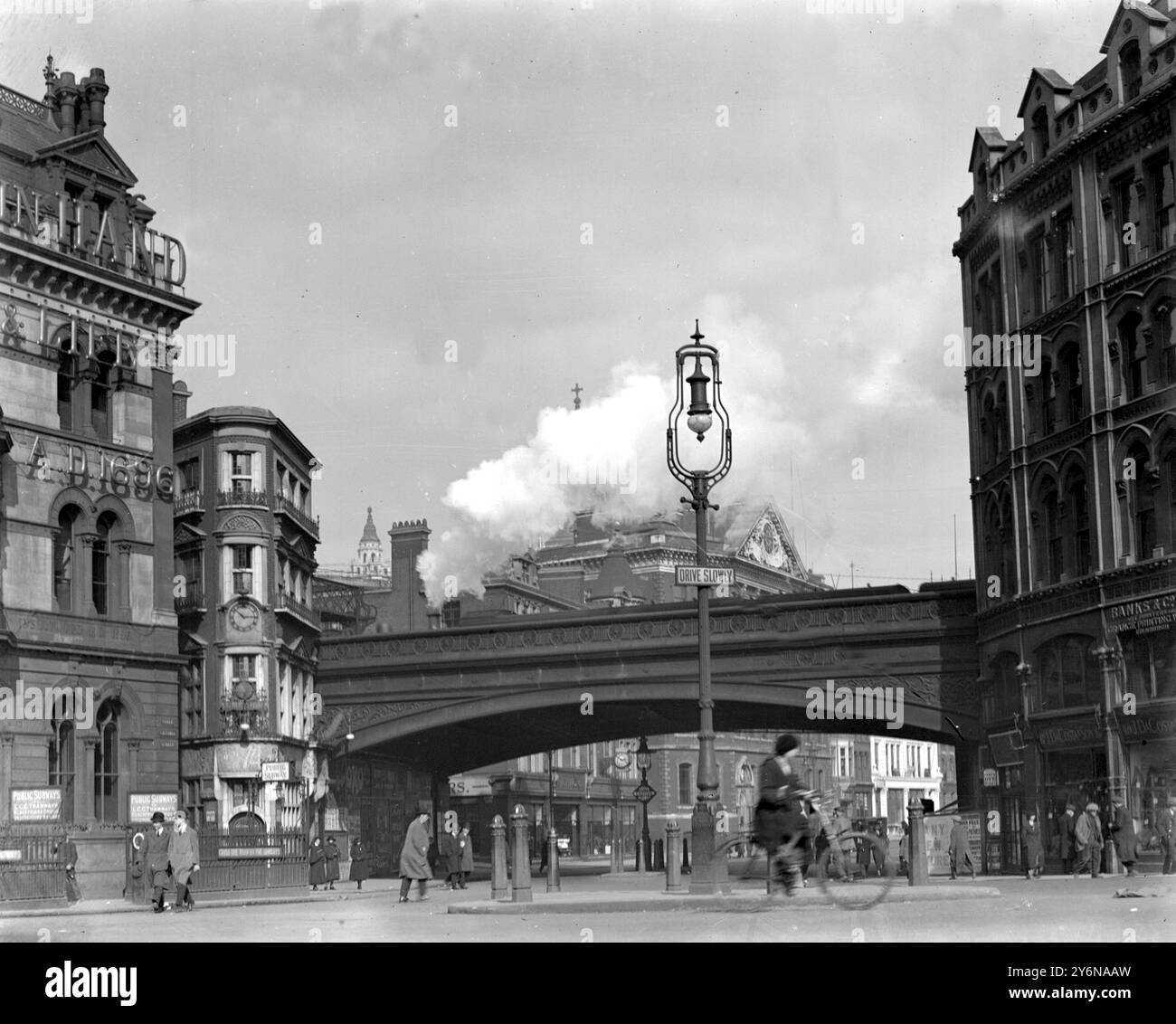 Blackfriars - Eisenbahnbrücke an der Queen Victoria Street. 22. März 1924 Stockfoto