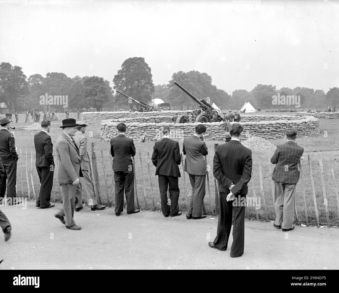 Kriegskrise, 1939. Luftangriff-Vorkehrungen Anti-Aircraft-Geschütze in London. 31. August 1939 Stockfoto