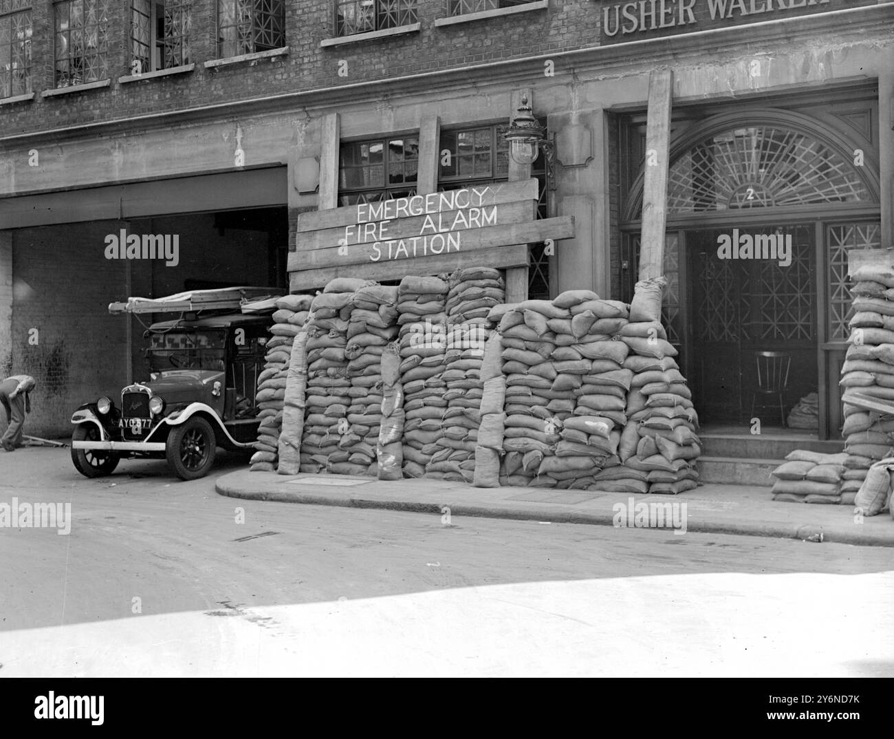 Kriegskrise, 1939. Luftangriffe Vorsichtsmaßnahmen eine Notfallfeuerwehr. 7. September 1939 Stockfoto