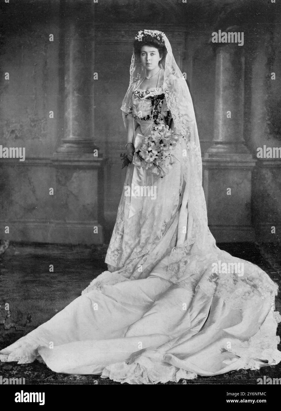 Prinzessin Margarete von Connaught Prinzessin Gustavus Adolf von Schweden an ihrem Hochzeitstag. Das neue Mitglied des Hauses Bernadotte in ihren Brautkleidern. 24. Juni 1905 Stockfoto