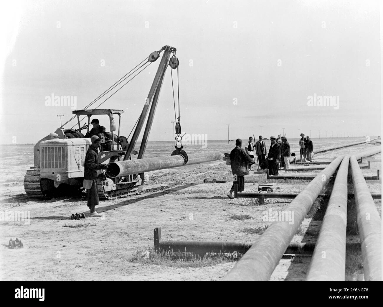 Rohrleitungsverlegung in Südpersien. 19. März 1951 Stockfoto