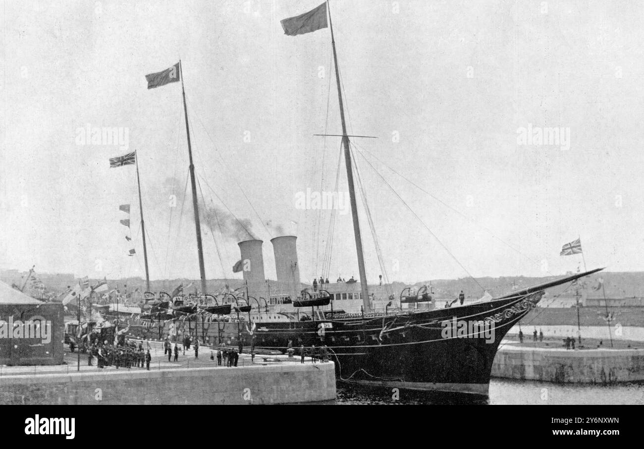 Die königliche Zeremonie zur Eröffnung des Queen Alexandra Docks in Cardiff: His Majesty's Yatcht 'Victoria and Albert'. Mit King und Queen an Bord, segeln Sie zum New Dock in Cardiff. 20. Juli 1907 Stockfoto